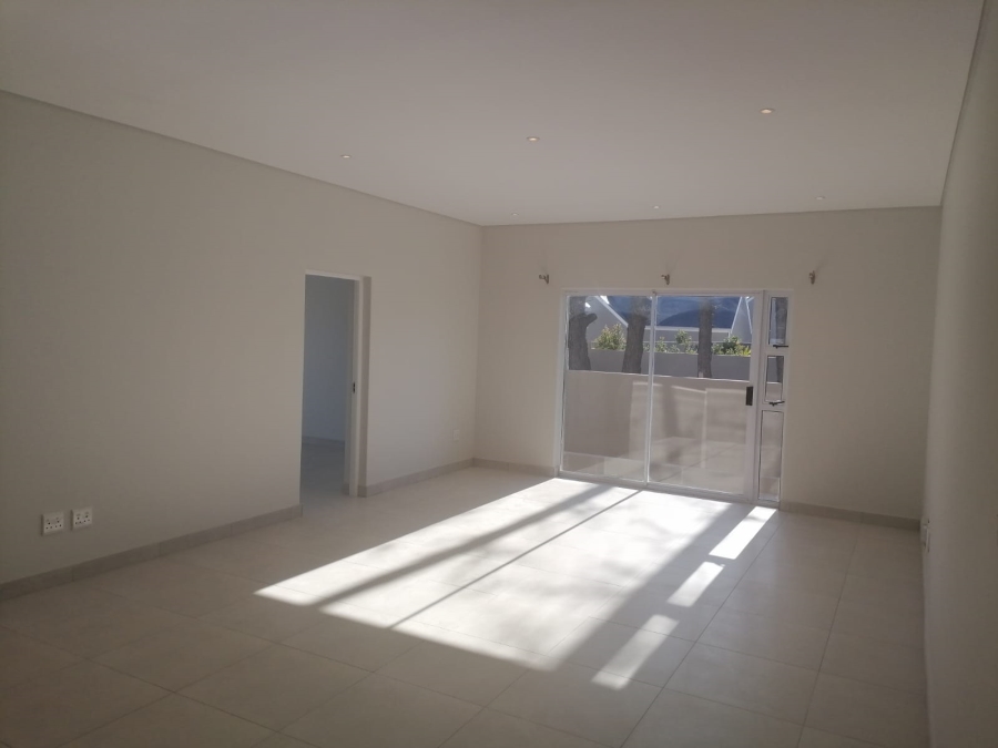 3 Bedroom Property for Sale in Somerset Lakes Western Cape